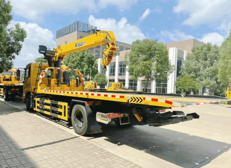 What Is a Rollback Truck? Understanding Its Features and Benefits