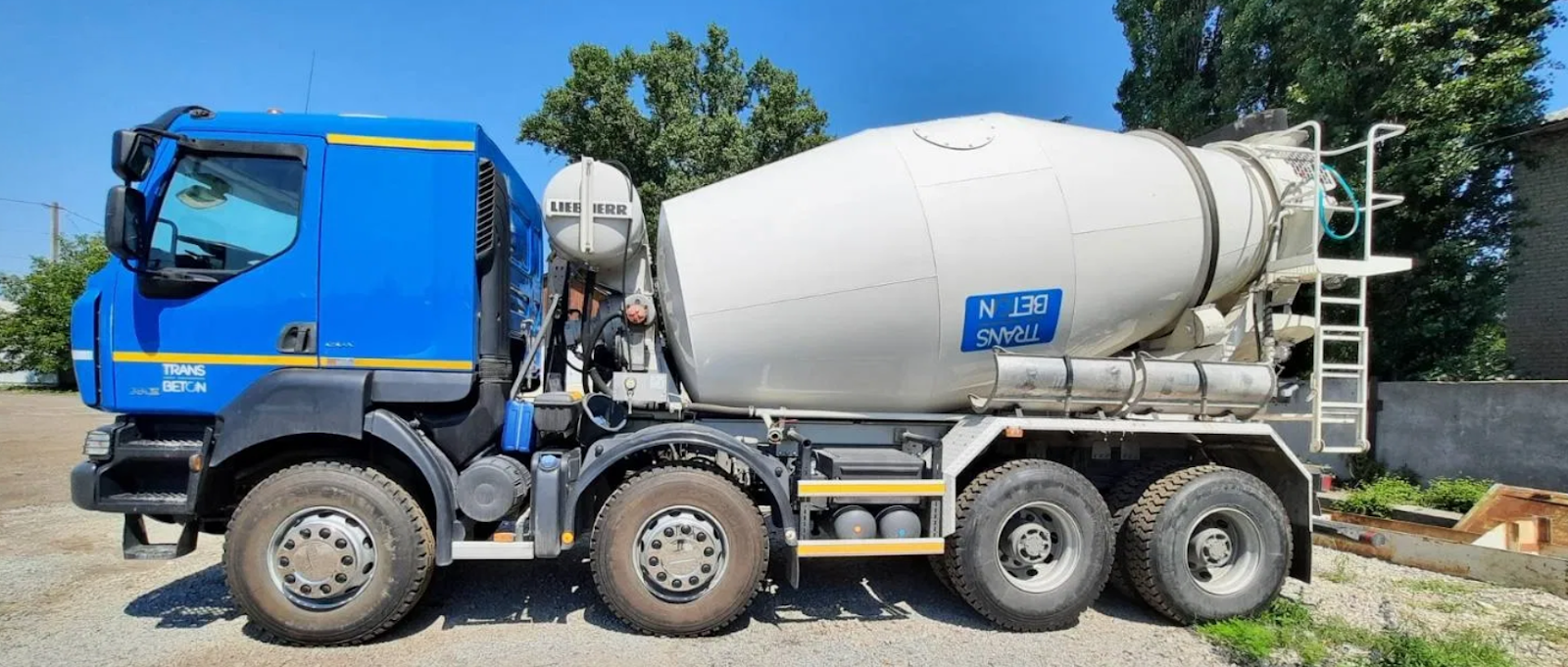 How Many Yards Does a Concrete Truck Carry?